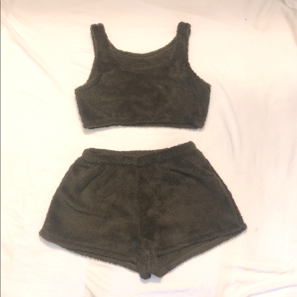 Army green fuzzy matching set